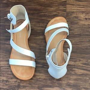 Chinese Laundry White & Silver Sandals